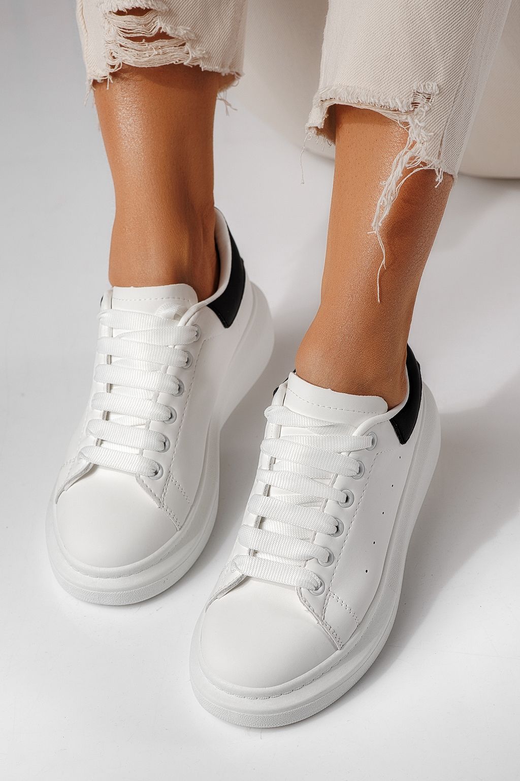 Дамски маратонки бели от еко кожа Raya #24196