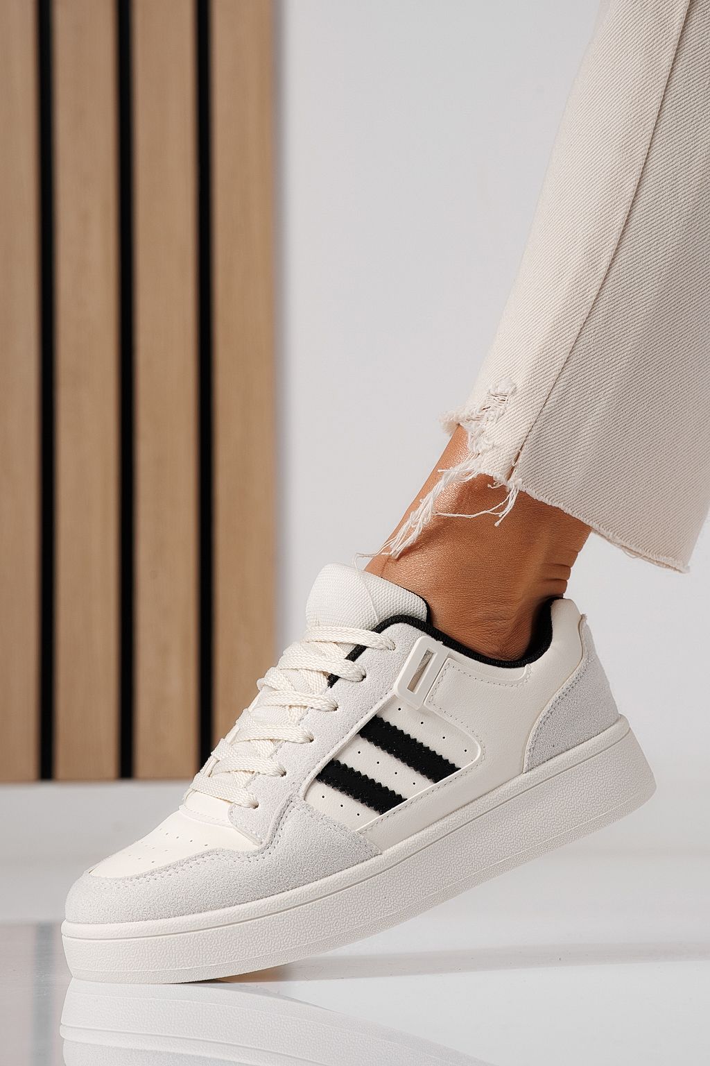 Дамски маратонки бежови от еко кожа Iris #24190