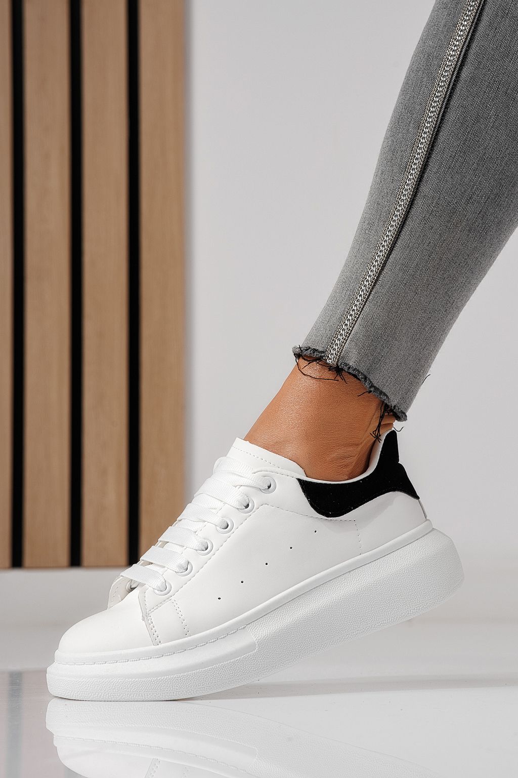 Дамски бели маратонки от екокожа Raya #24180