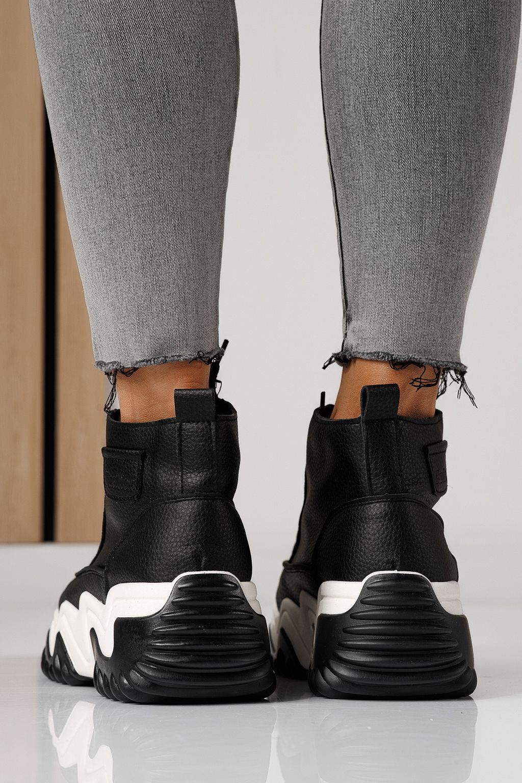 Дамски маратонки черни от еко кожа Lea #24151