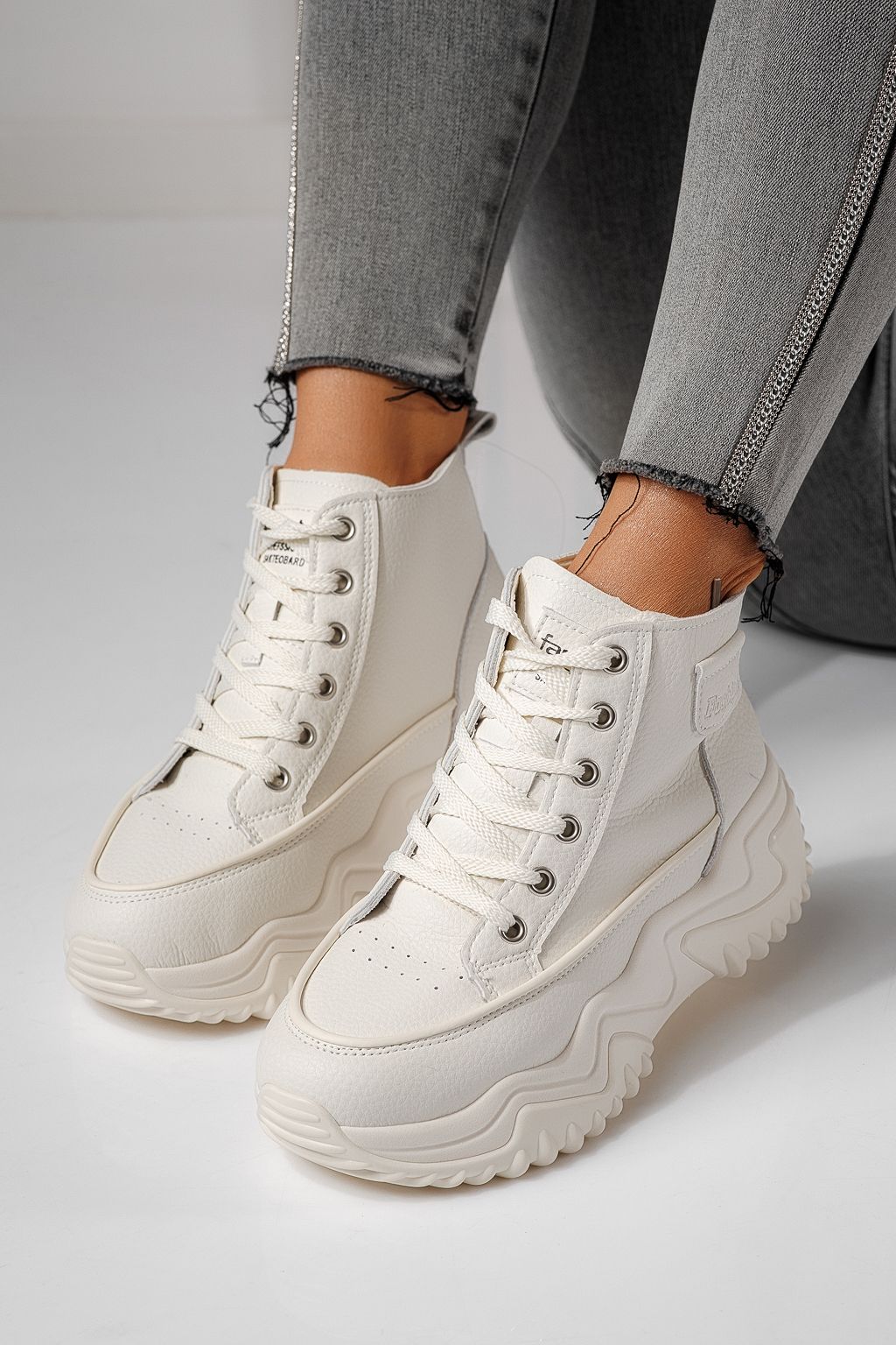 Дамски маратонки бежови от еко кожа Lea #24150