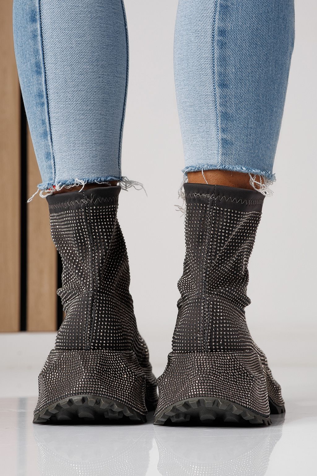 Дамски маратонки сиви от текстилен материал Ines #24121