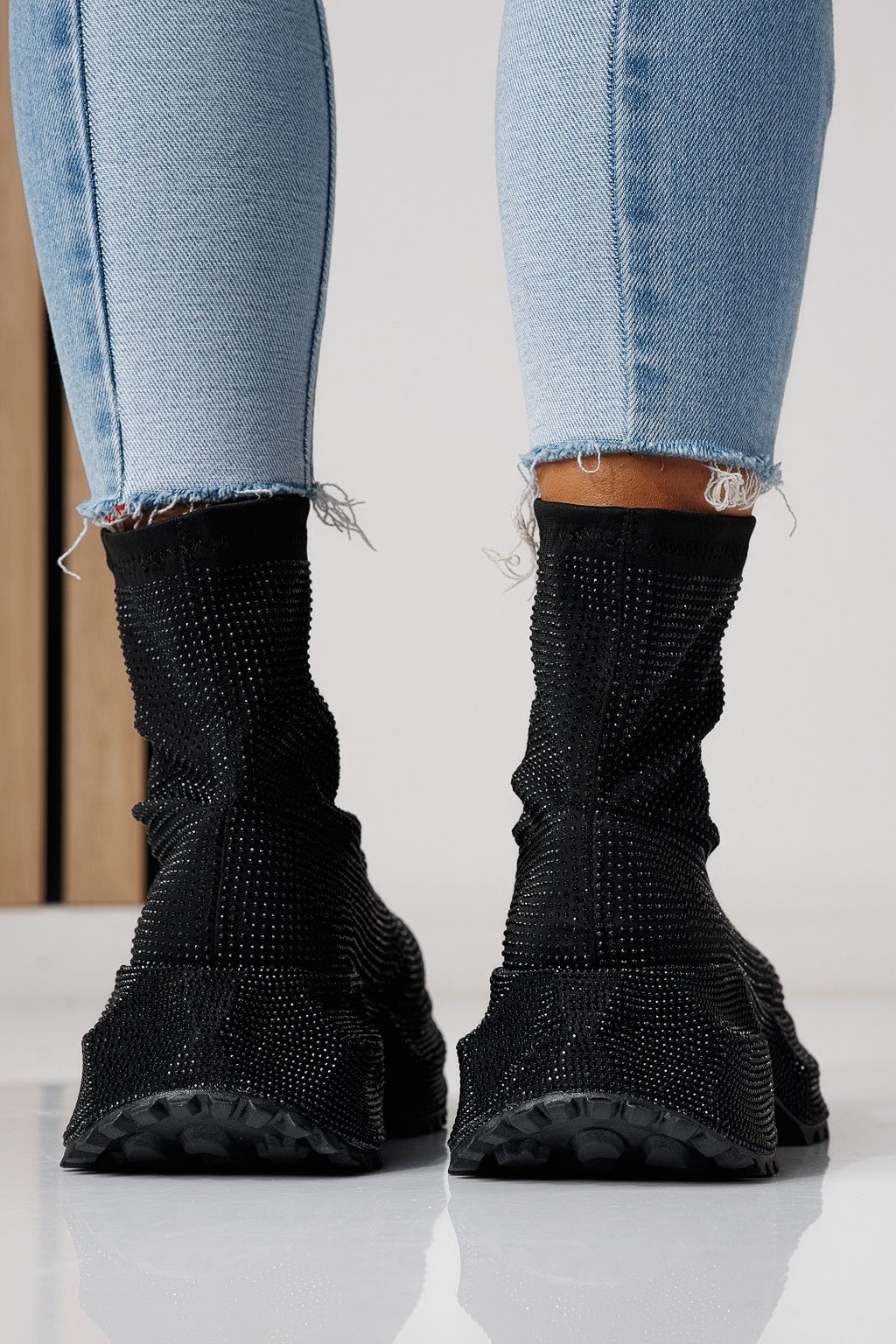 Дамски маратонки черни от текстилен материал Ines #24120