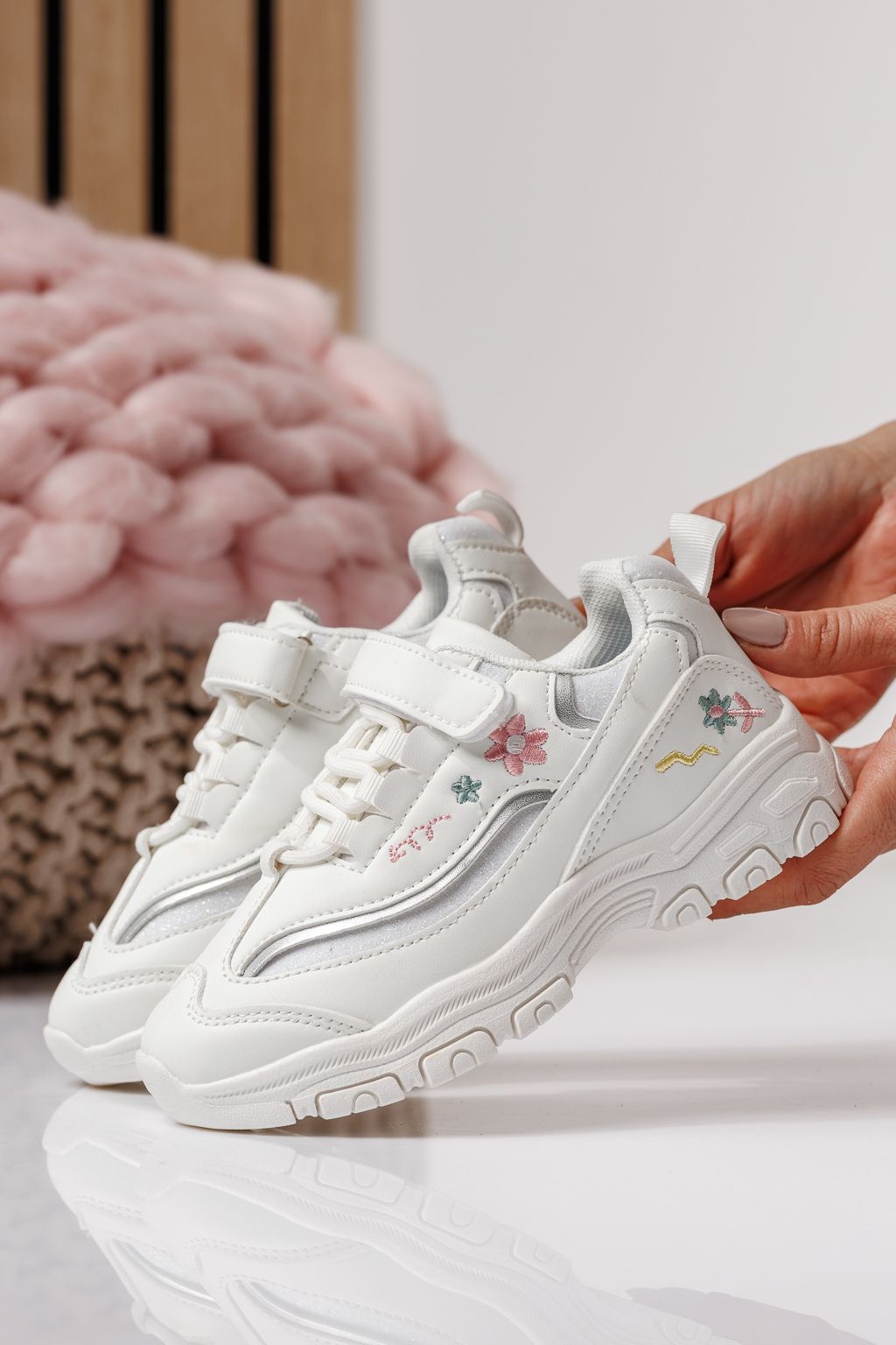 Детски маратонки бели от еко кожа Arya #24044