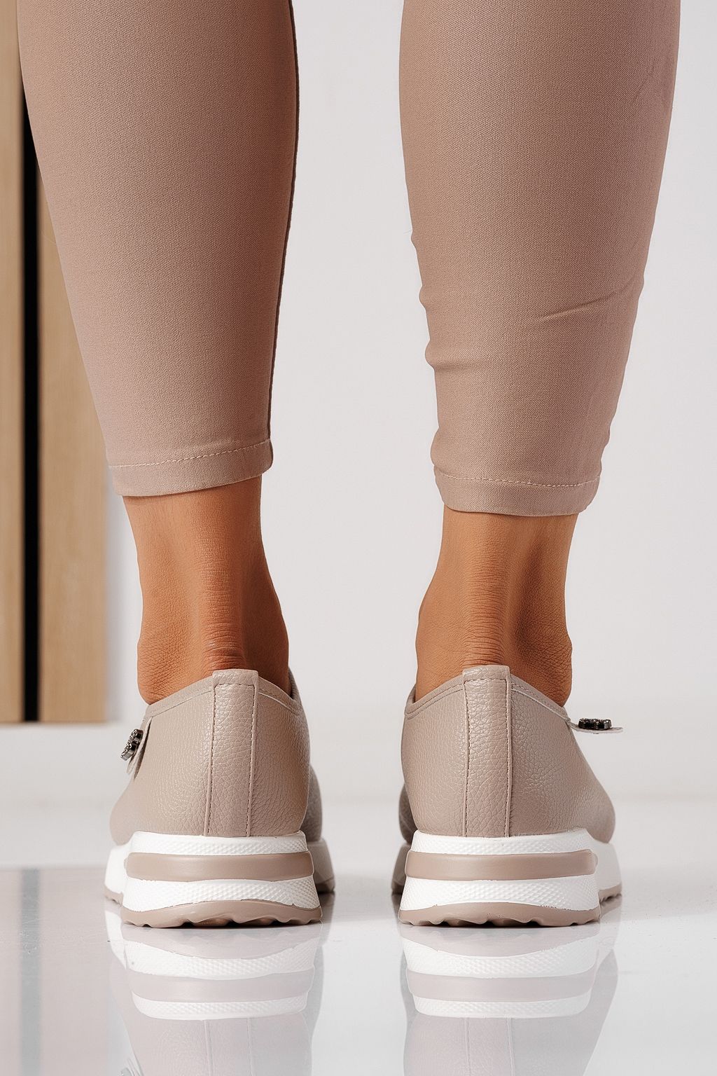 Дамски бежови ежедневни обувки от екокожа Azalea #24205