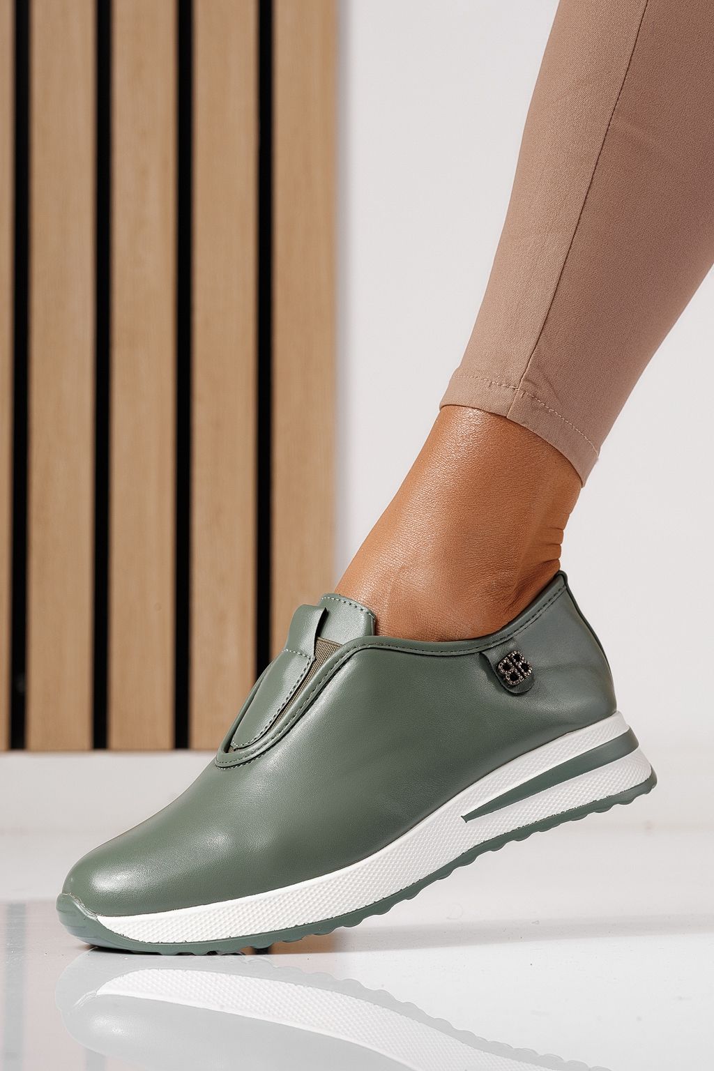 Дамски ежедневни обувки в зелено, изработени от екокожа Azalea #24204