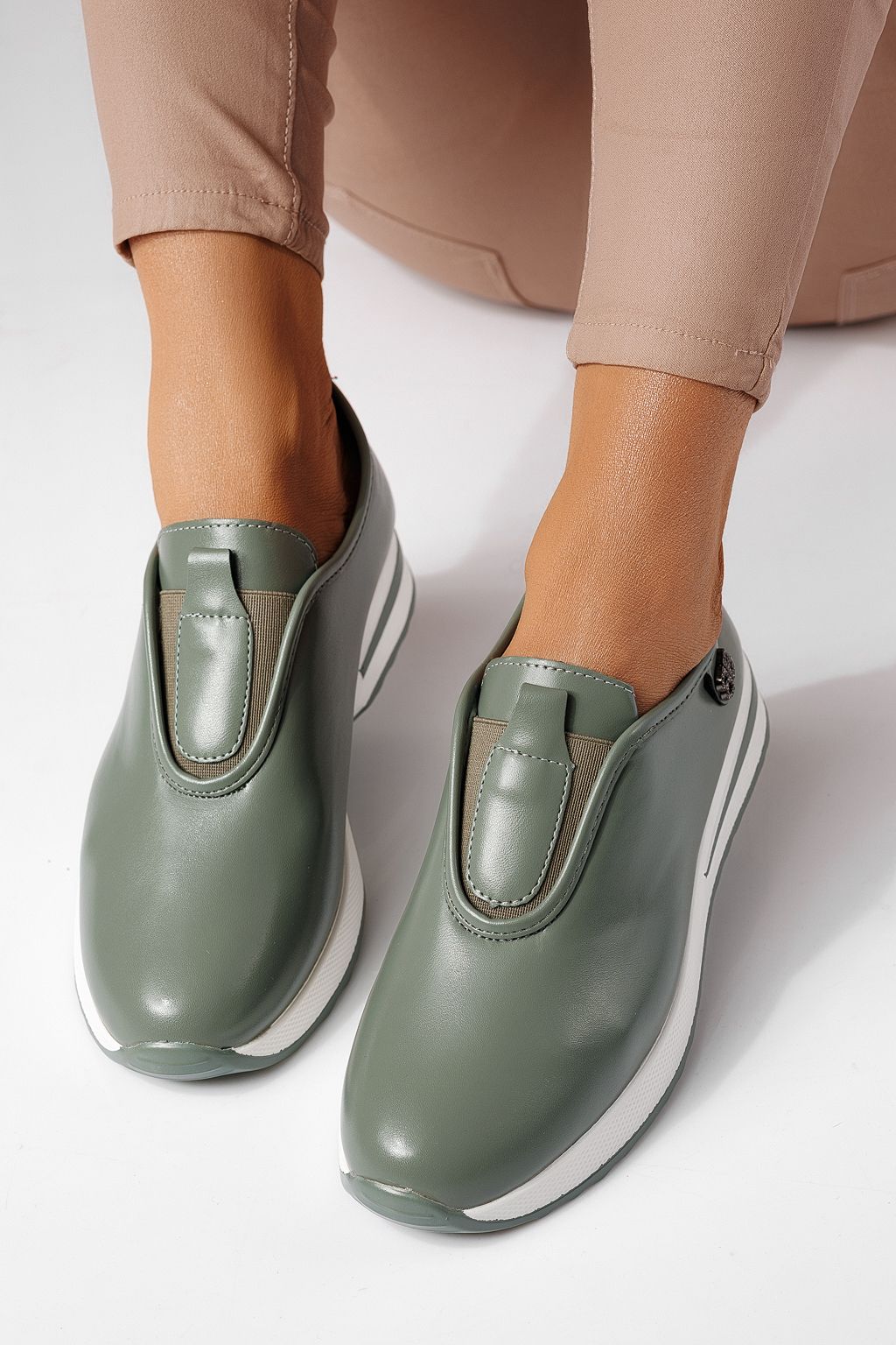 Дамски ежедневни обувки в зелено, изработени от екокожа Azalea #24204