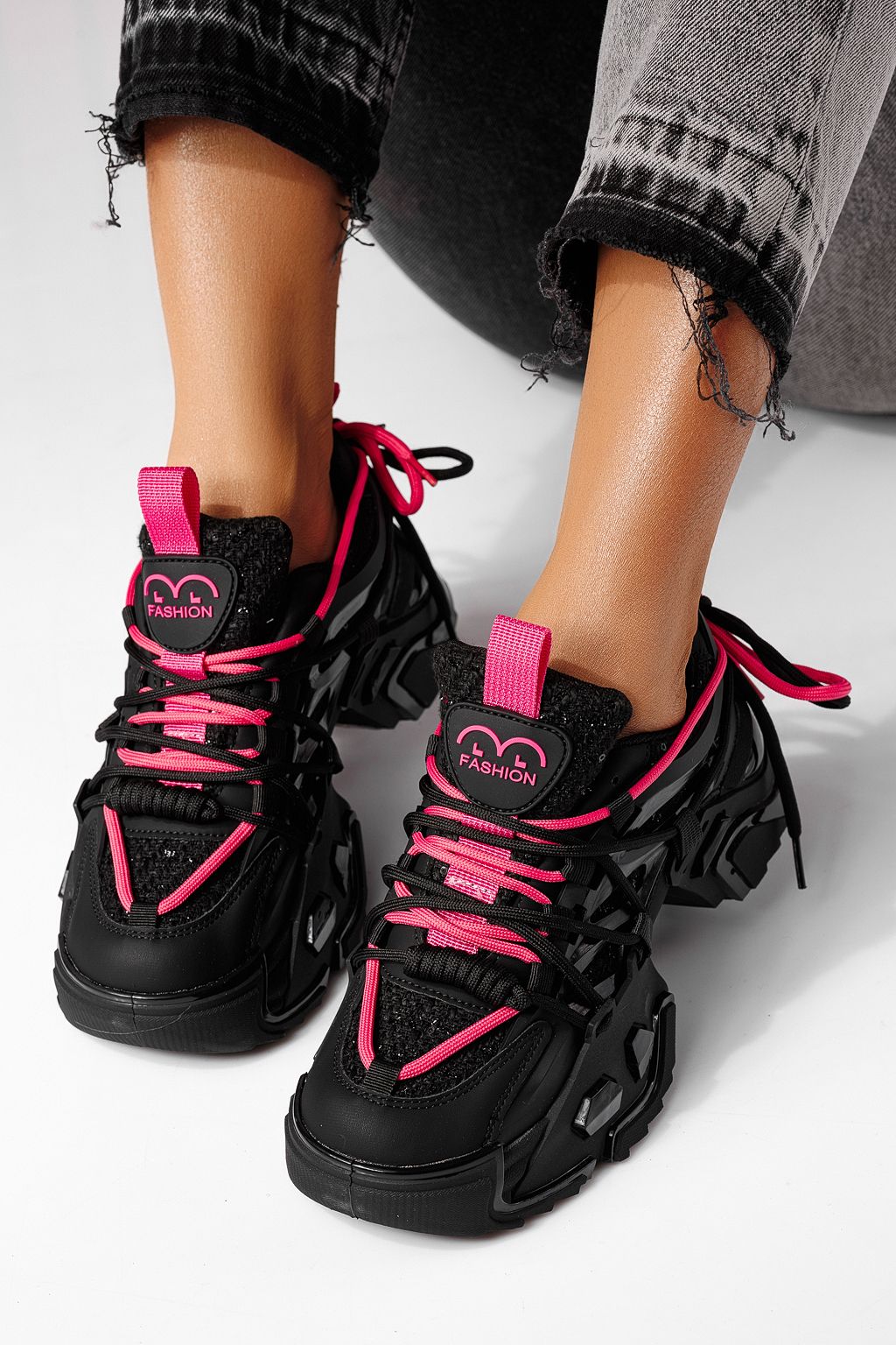 Дамски черни текстилни маратонки Eva #24083