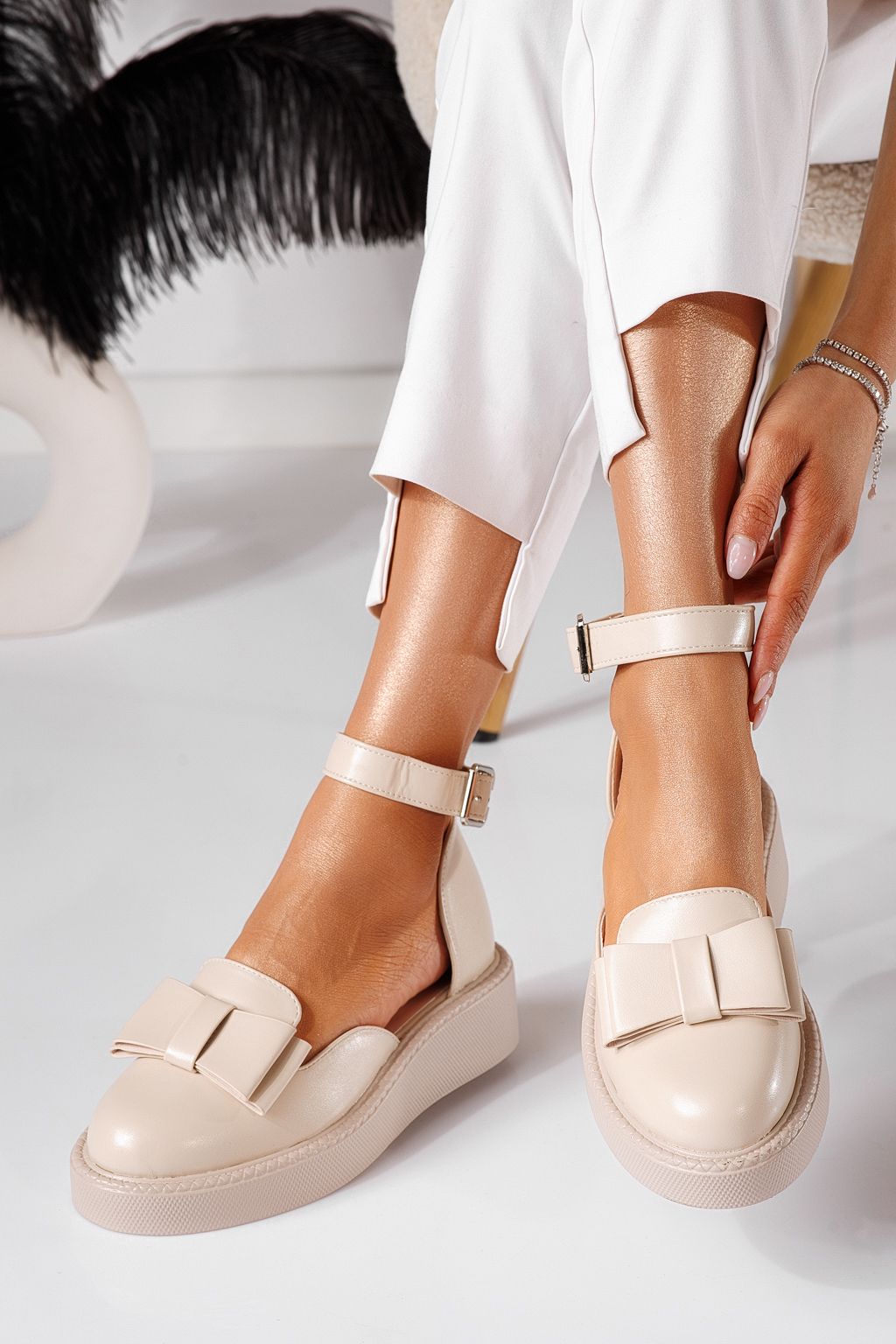 Всекидневни дамски обувки бежови от еко кожа Willy #24211