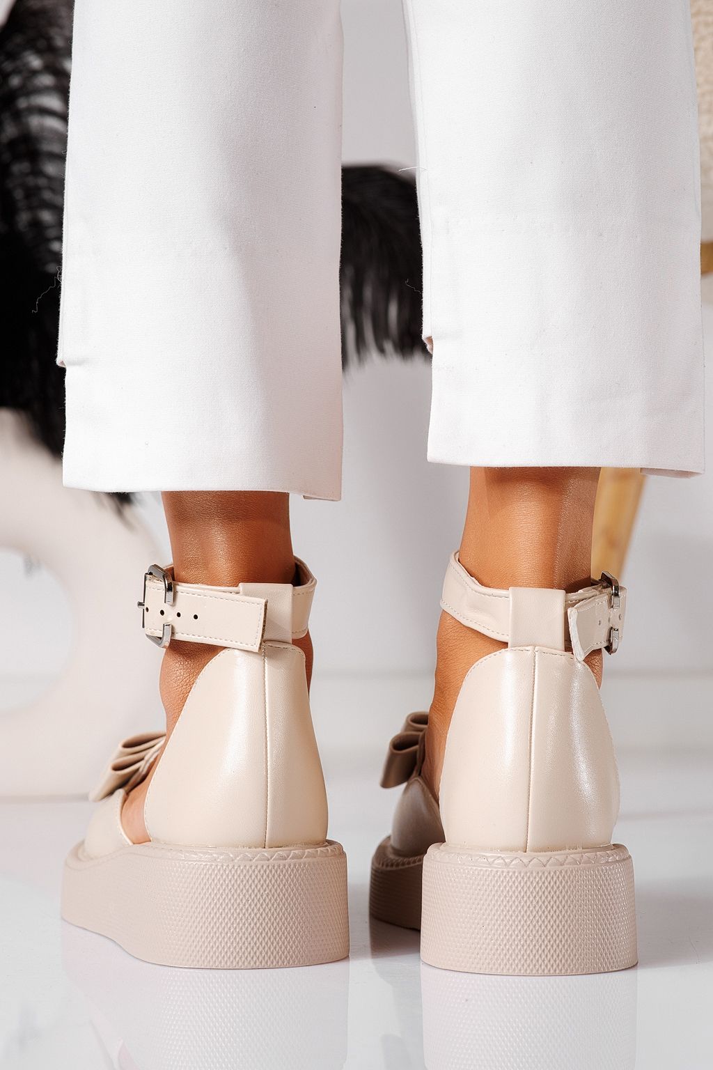 Всекидневни дамски обувки бежови от еко кожа Willy #24211