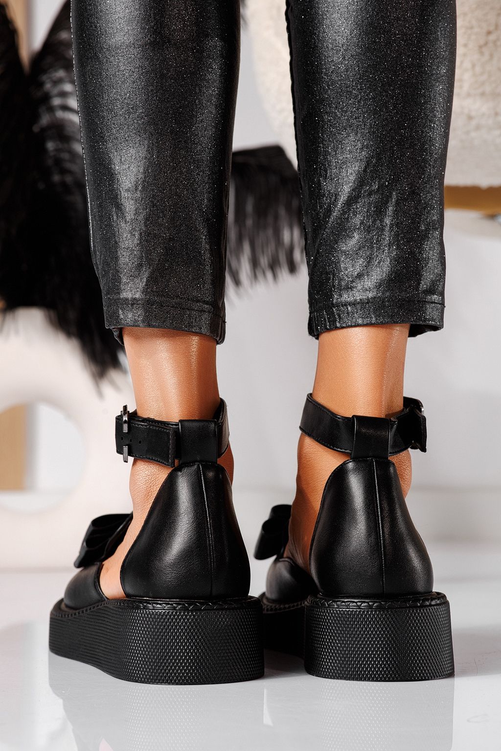 Всекидневни дамски обувки черни от еко кожа Willy #24212