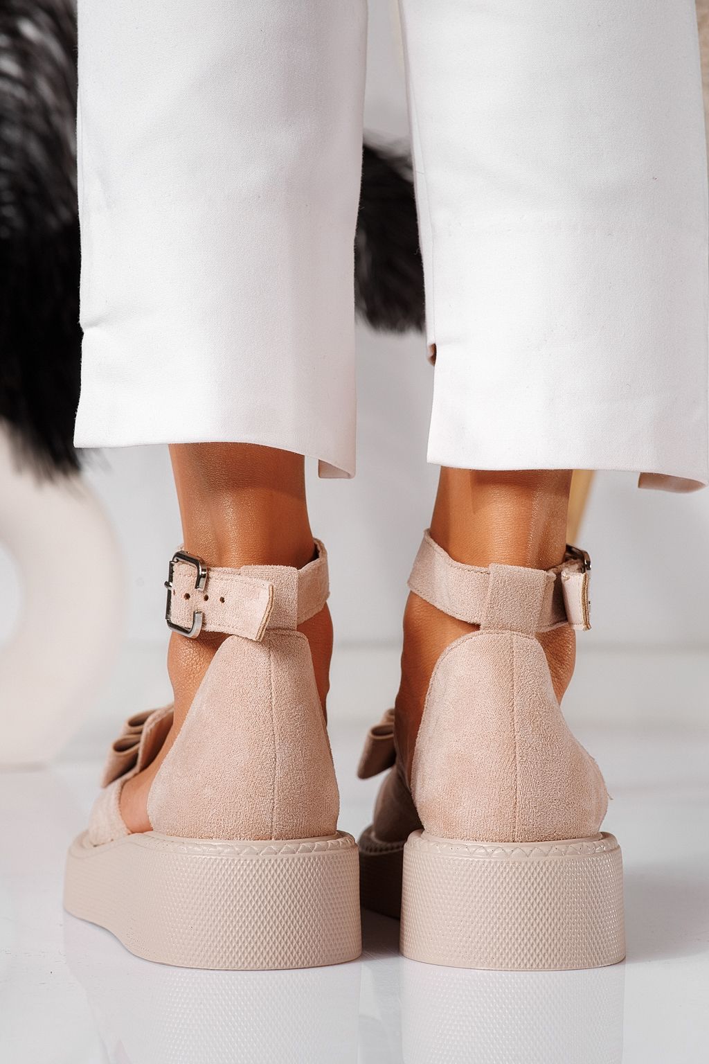 Всекидневни дамски обувки бежови от обърната еко кожа Willy #24221