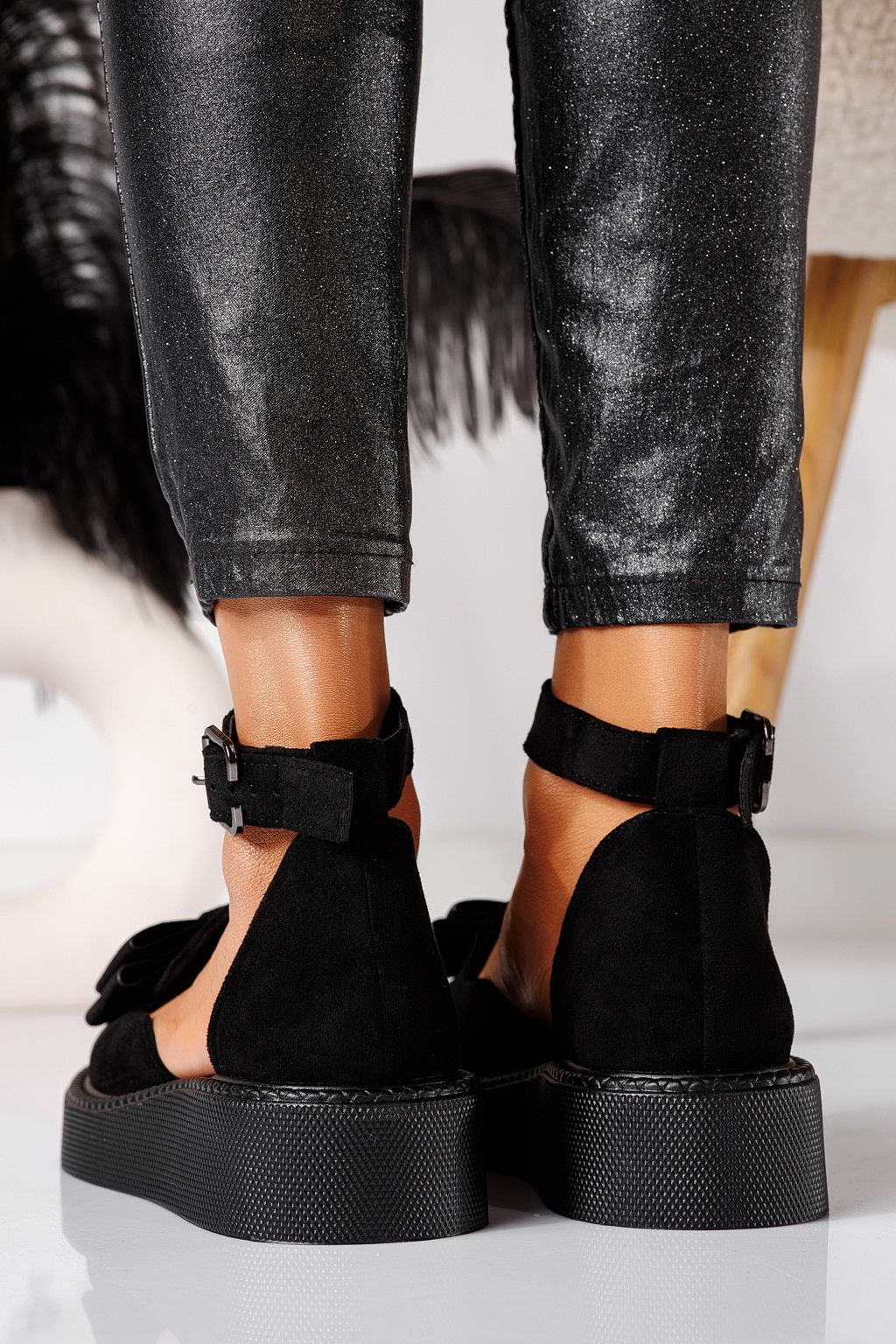 Всекидневни дамски обувки черни от обърната еко кожа Willy #24222