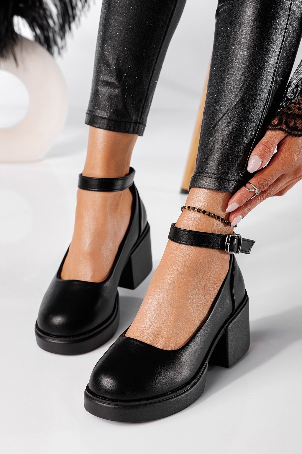 Всекидневни дамски обувки черни от еко кожа Troya #24228