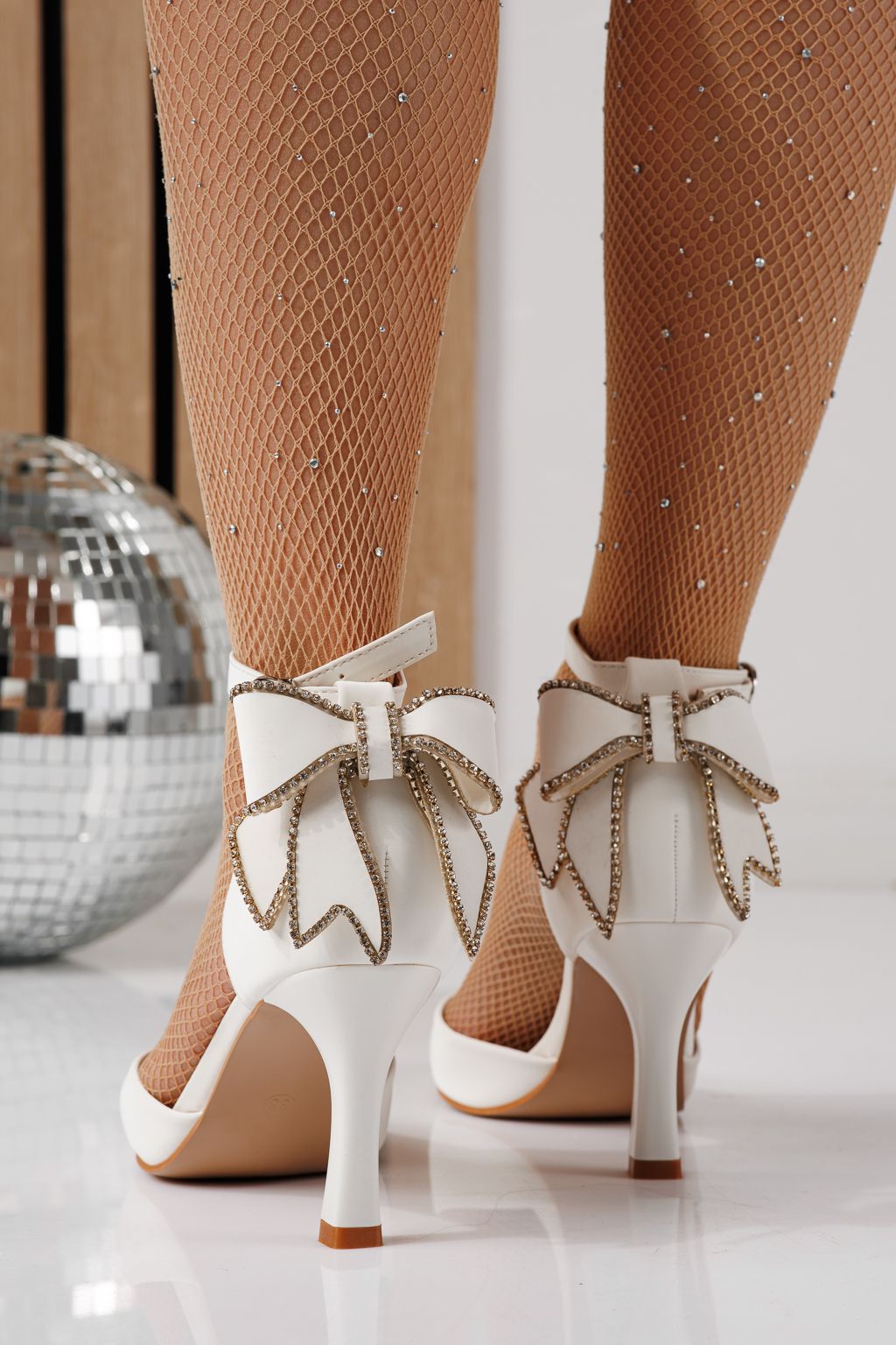 Дамски обувки с ток бели от еко кожа Josephina #24263