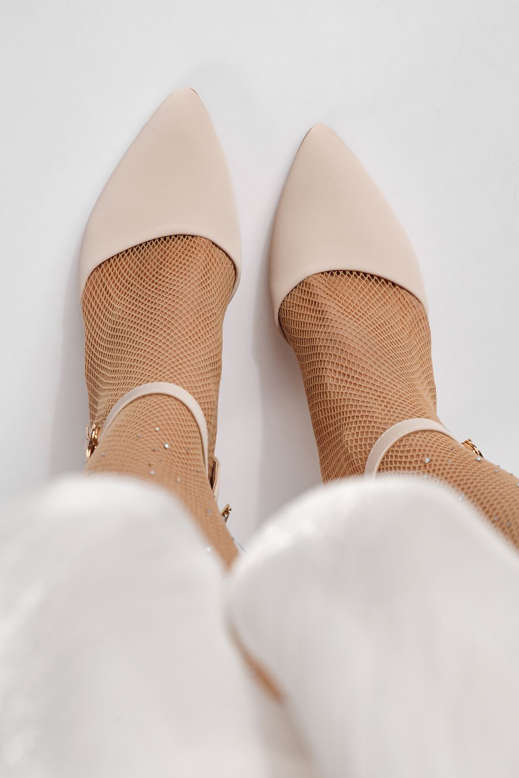 Дамски обувки с ток бежови от еко кожа Josephina #24262