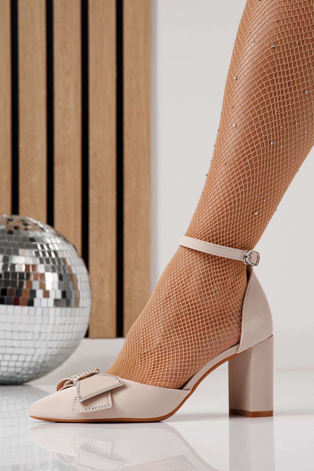 Дамски обувки с ток бежови от еко кожа Leila #24266