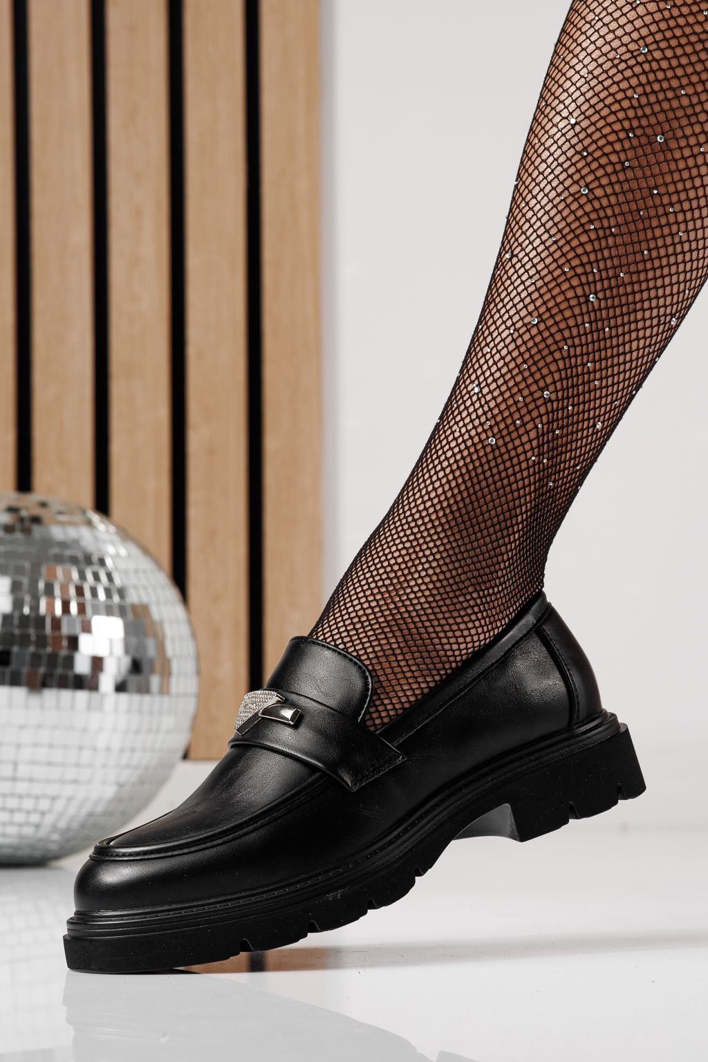 Всекидневни дамски обувки черни от еко кожа Venus #24279