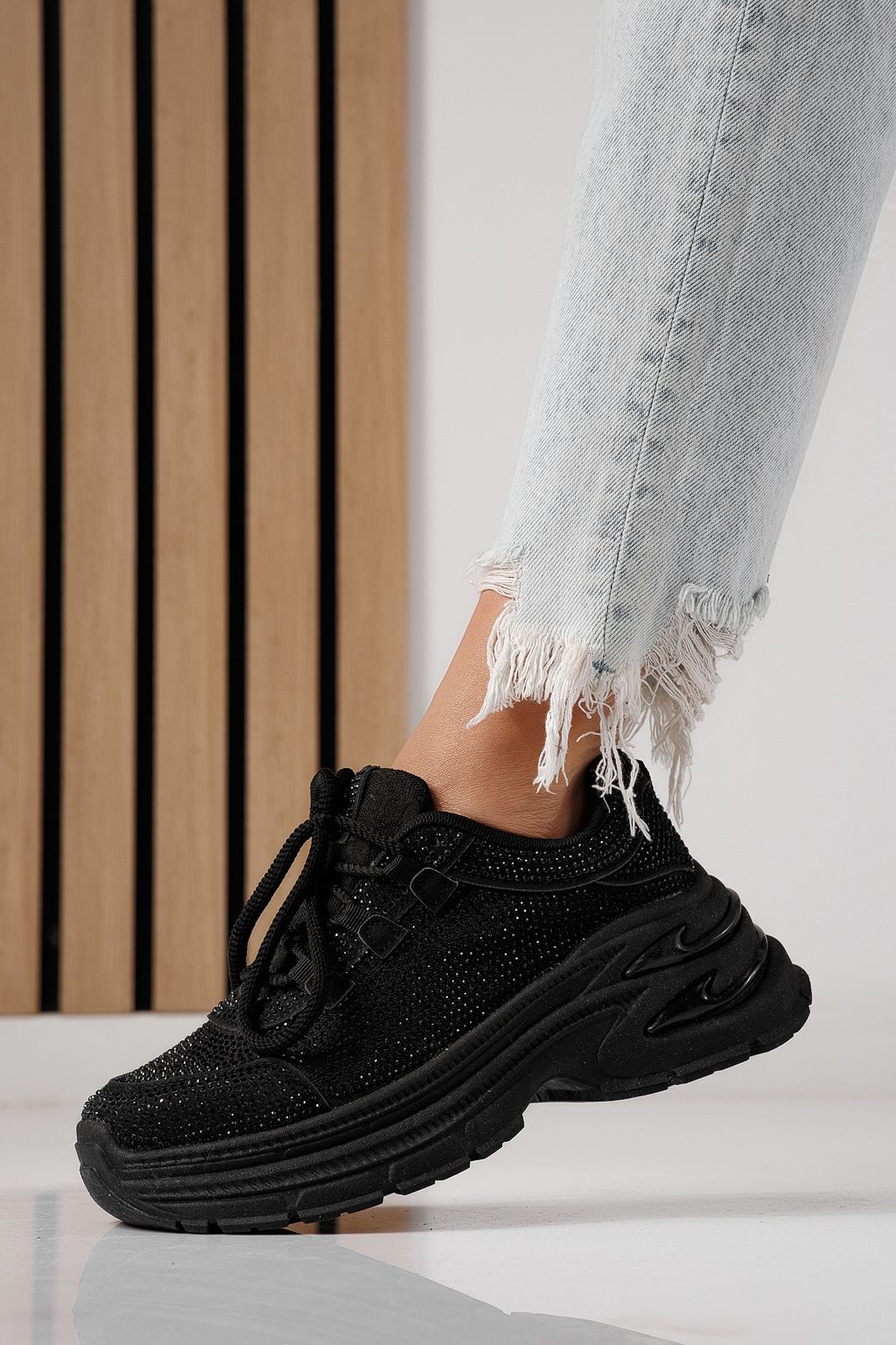 Дамски маратонки черни от текстилен материал Eliza #24307