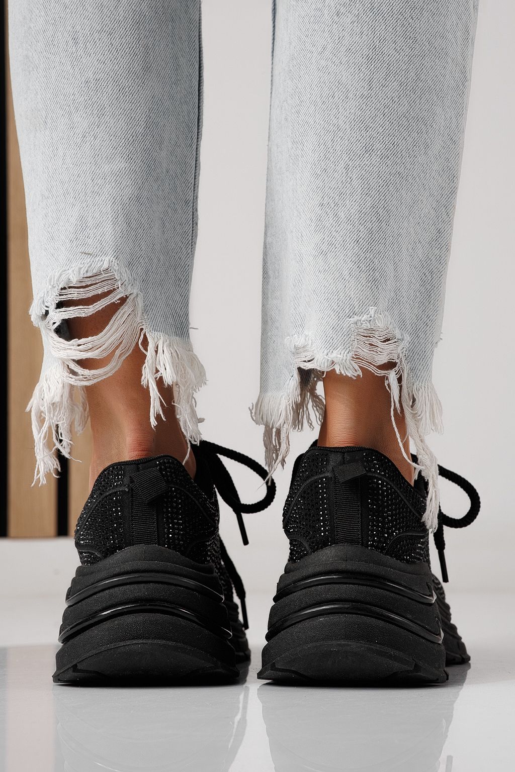 Дамски маратонки черни от текстилен материал Eliza #24307