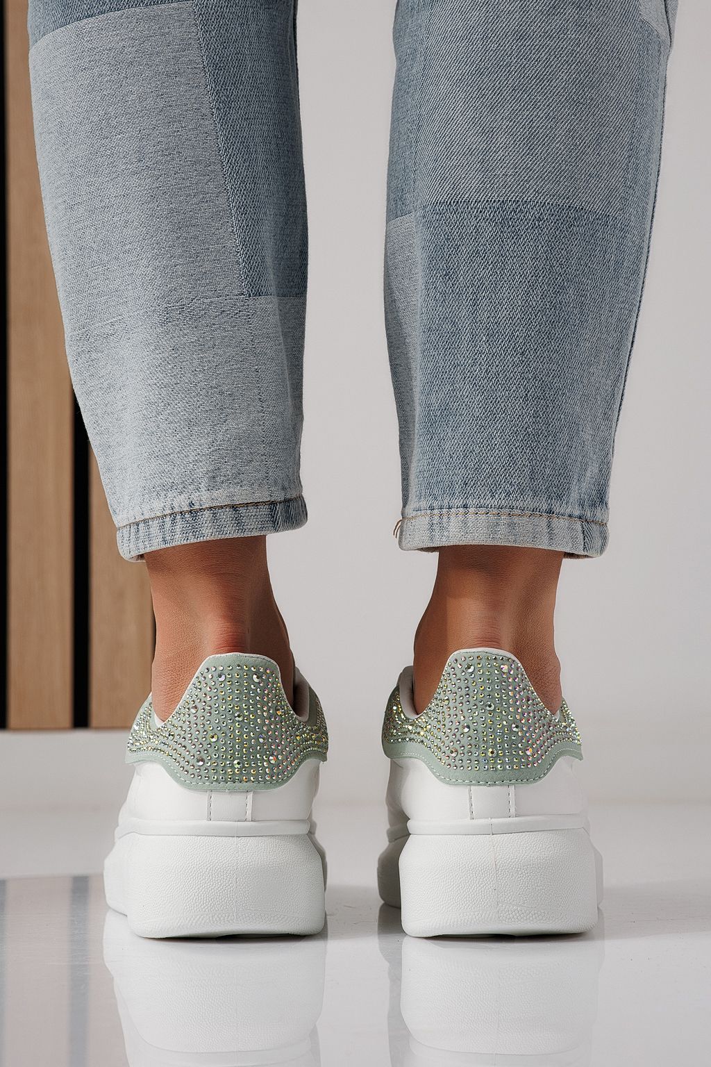 Дамски маратонки бели със зелено от еко кожа Raya #24233