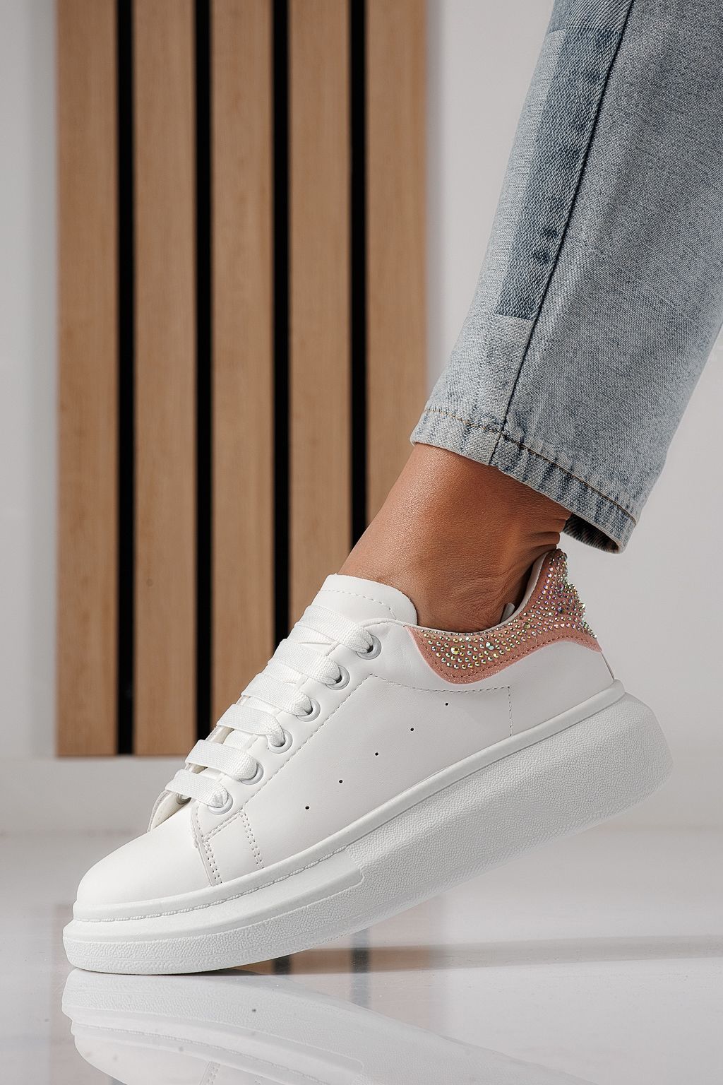 Дамски маратонки бели с розово от еко кожа Raya #24237