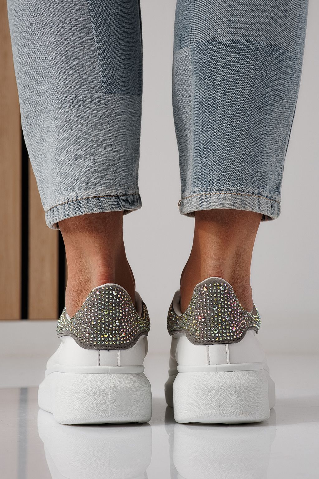 Дамски маратонки бели със сиво от еко кожа Raya #24235