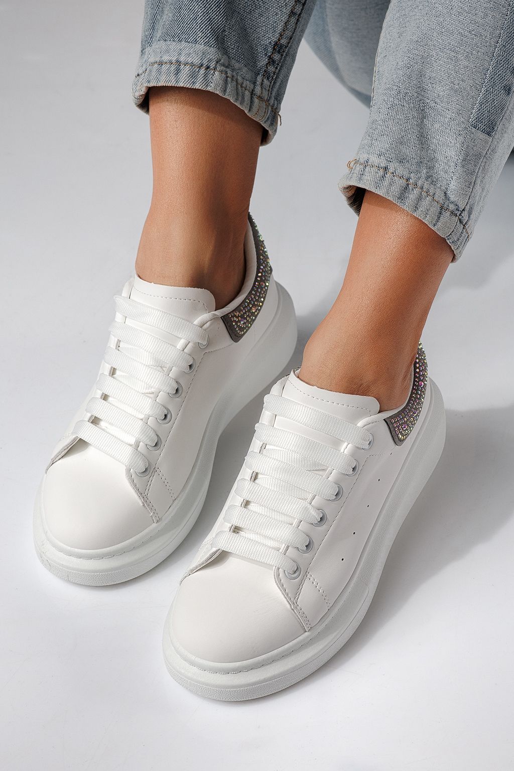 Дамски маратонки бели със сиво от еко кожа Raya #24235