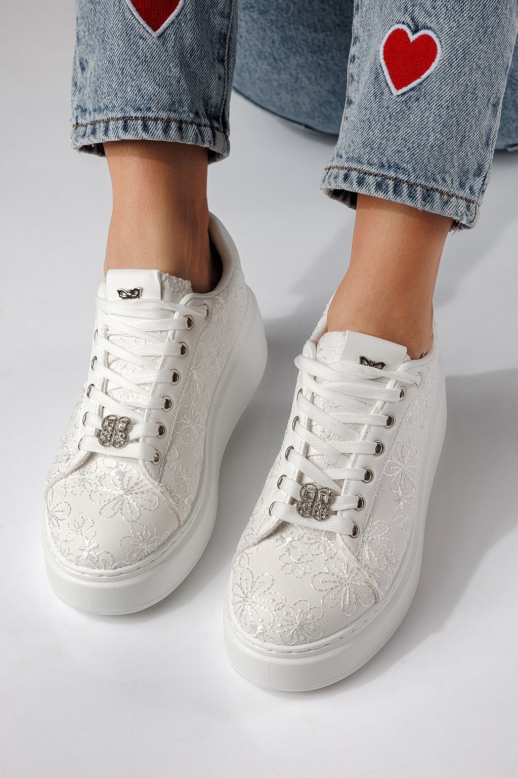 Дамски маратонки бели от текстилен материал Carla #24290