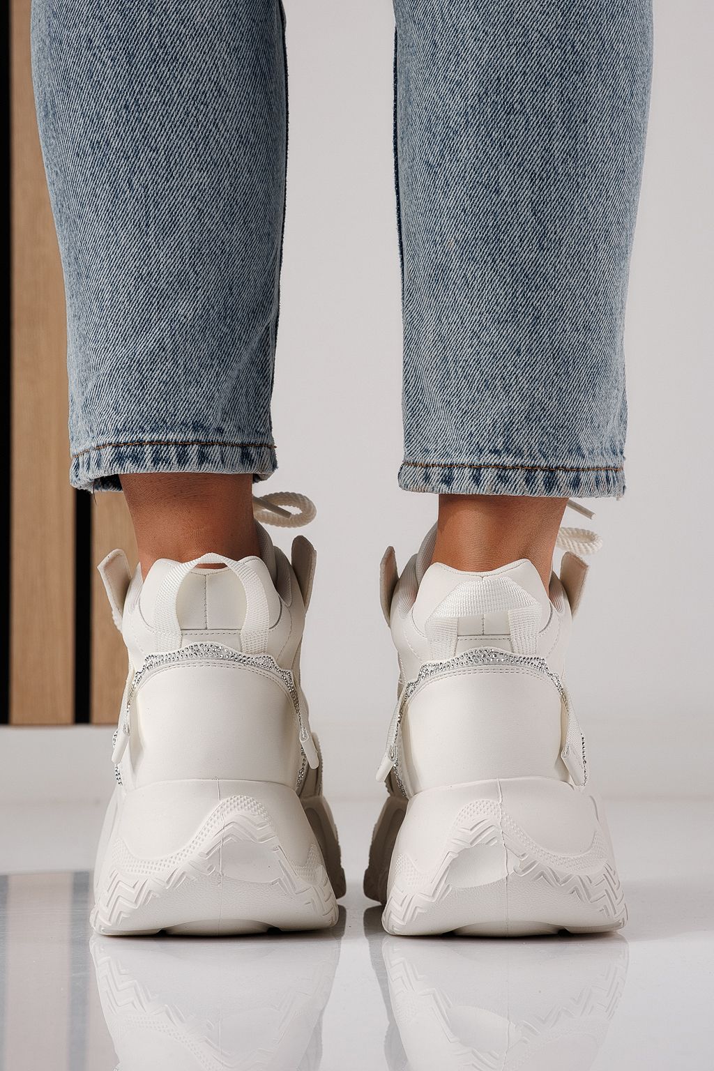 Дамски маратонки бели от еко кожа Alberta #24230