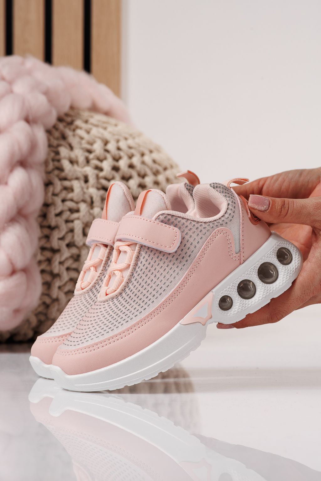 Детски маратонки розови от текстилен материал Victoria #24355