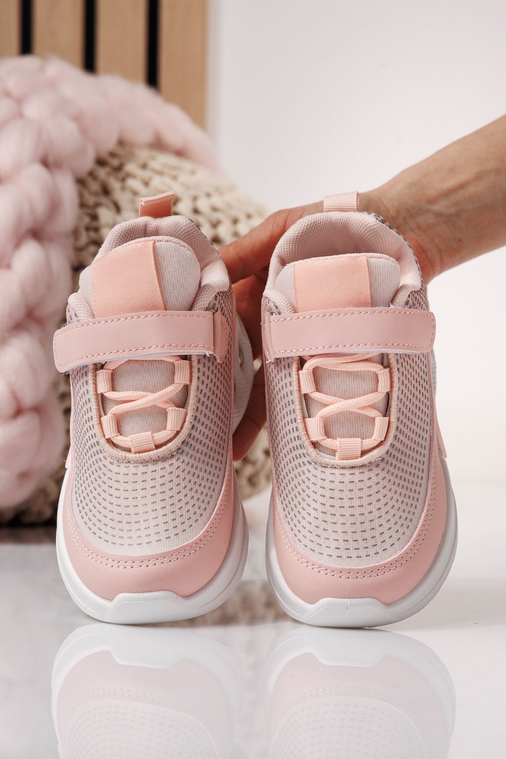 Детски маратонки розови от текстилен материал Victoria #24358