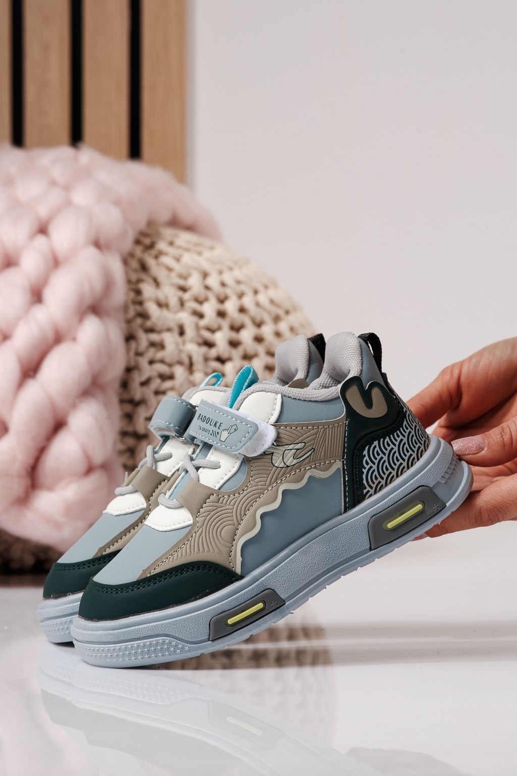 Детски маратонки черни от еко кожа Iris #24345