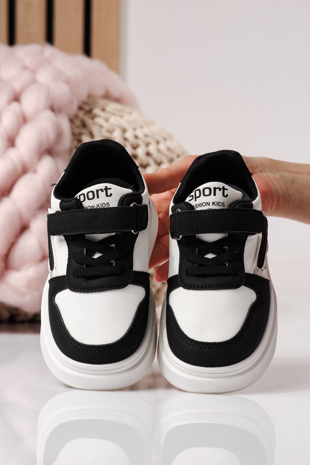 Детски маратонки черни от еко кожа Isabella #24359