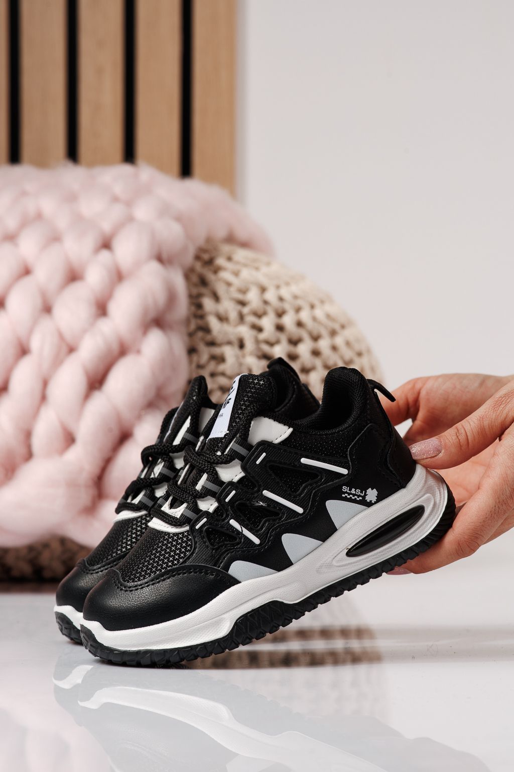 Детски маратонки черни от еко кожа Calista #24369