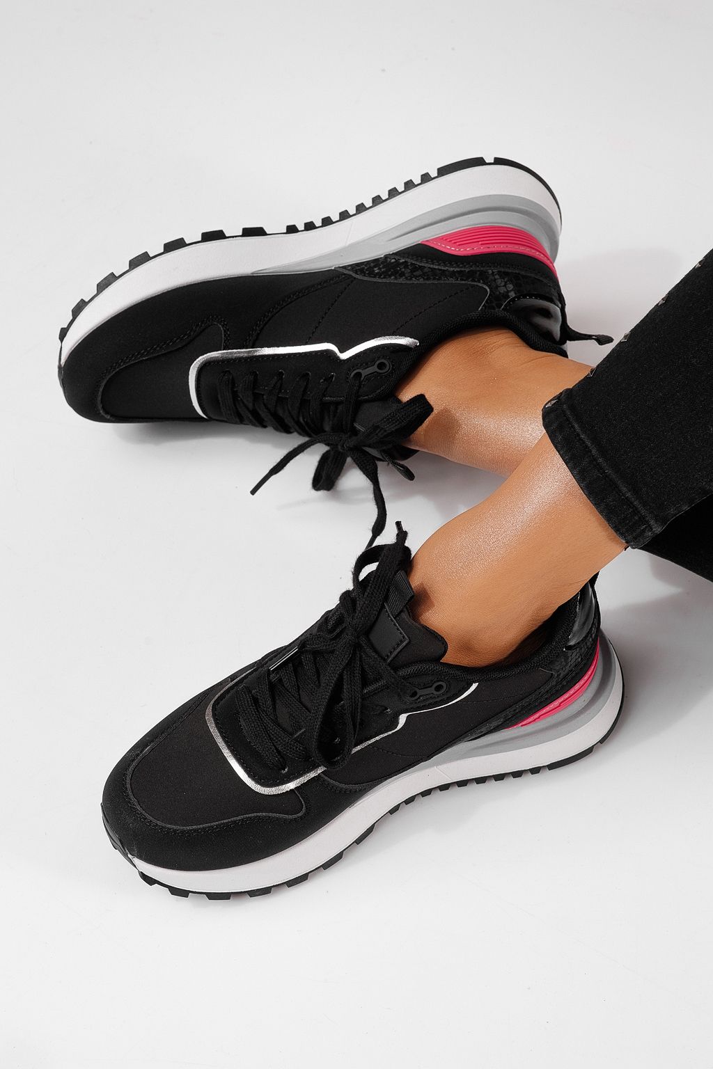 Дамски маратонки черни от текстилен материал Ava #24321