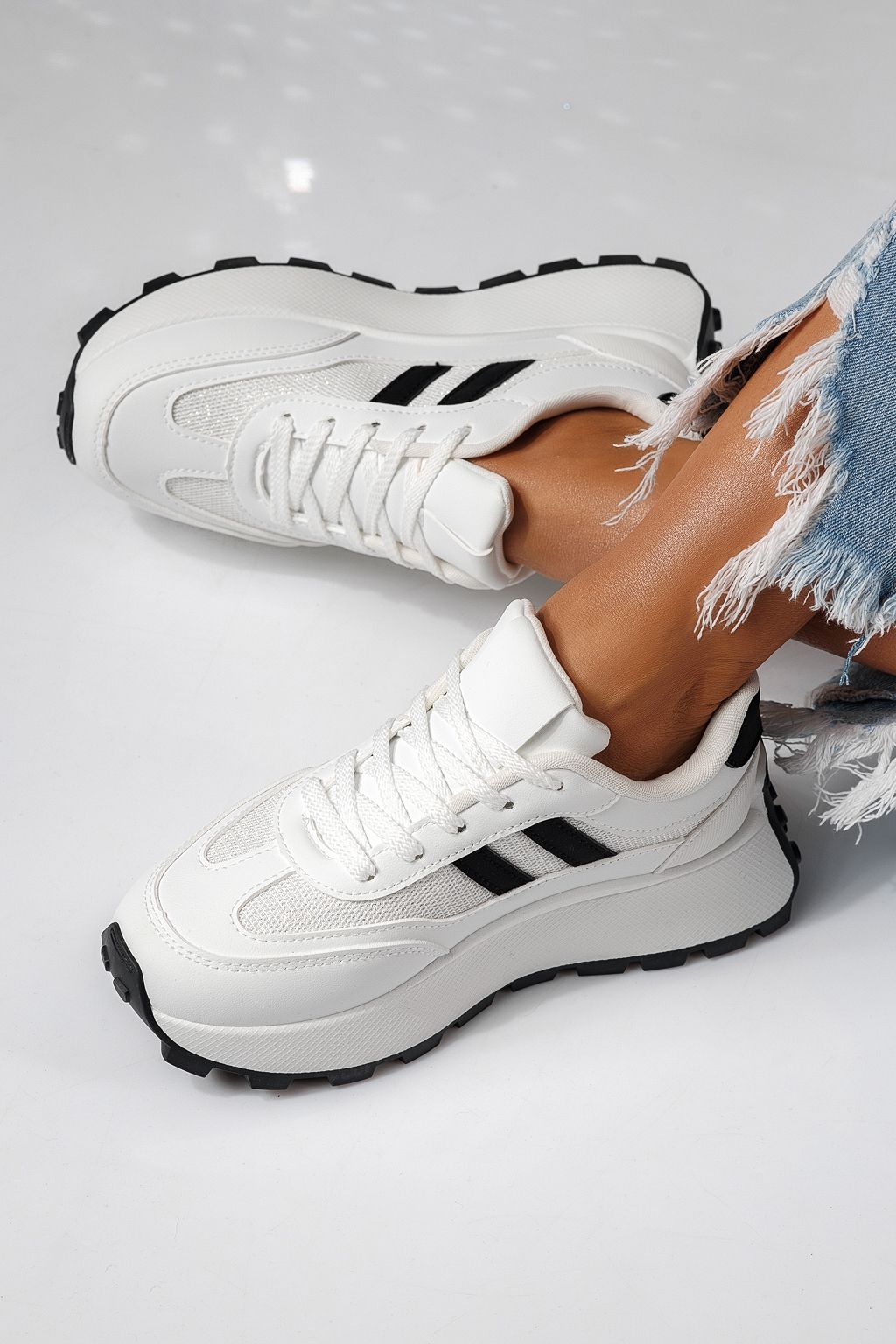 Дамски маратонки бели от еко кожа Mia #24317