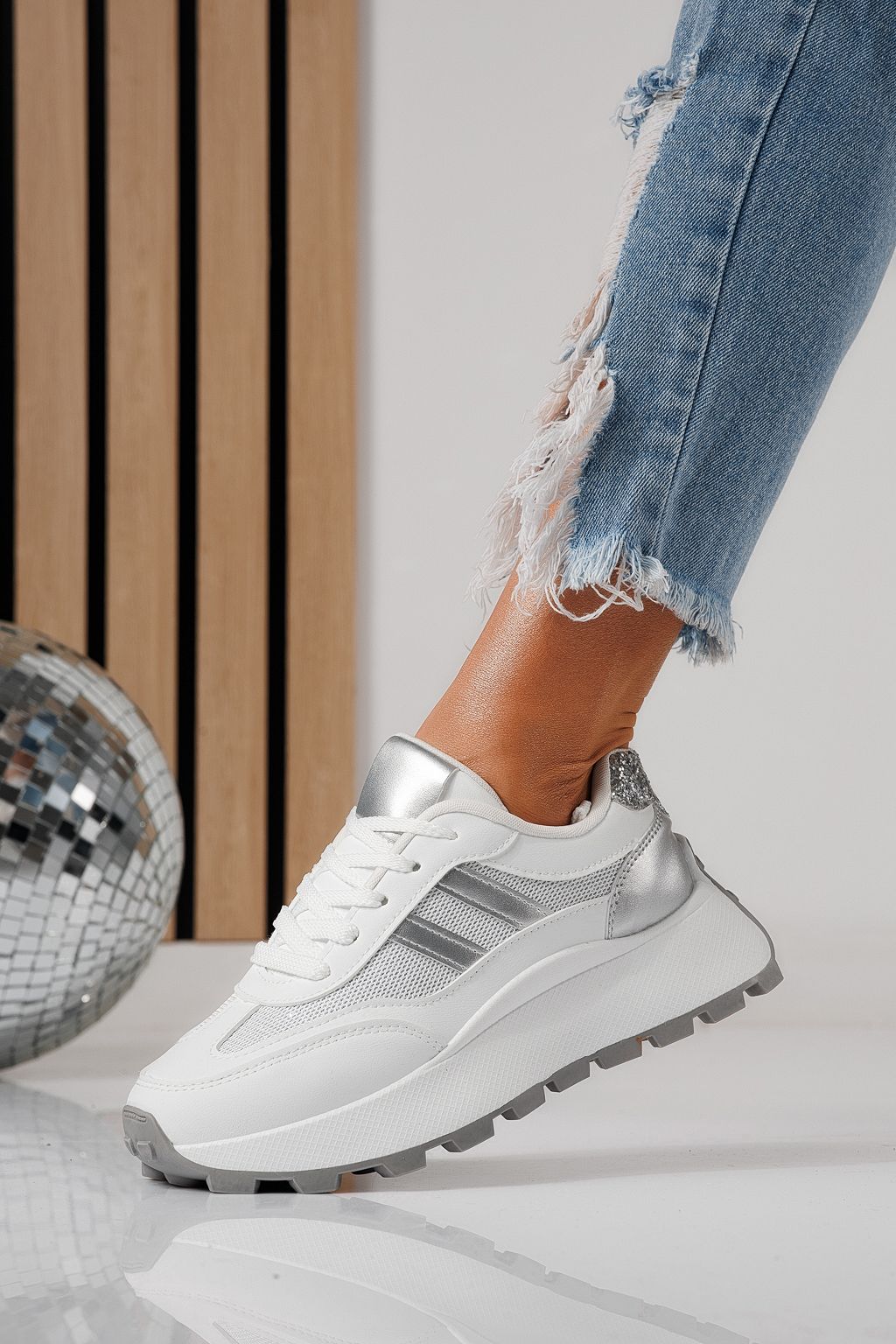 Дамски маратонки сребристи от еко кожа Mia #24318