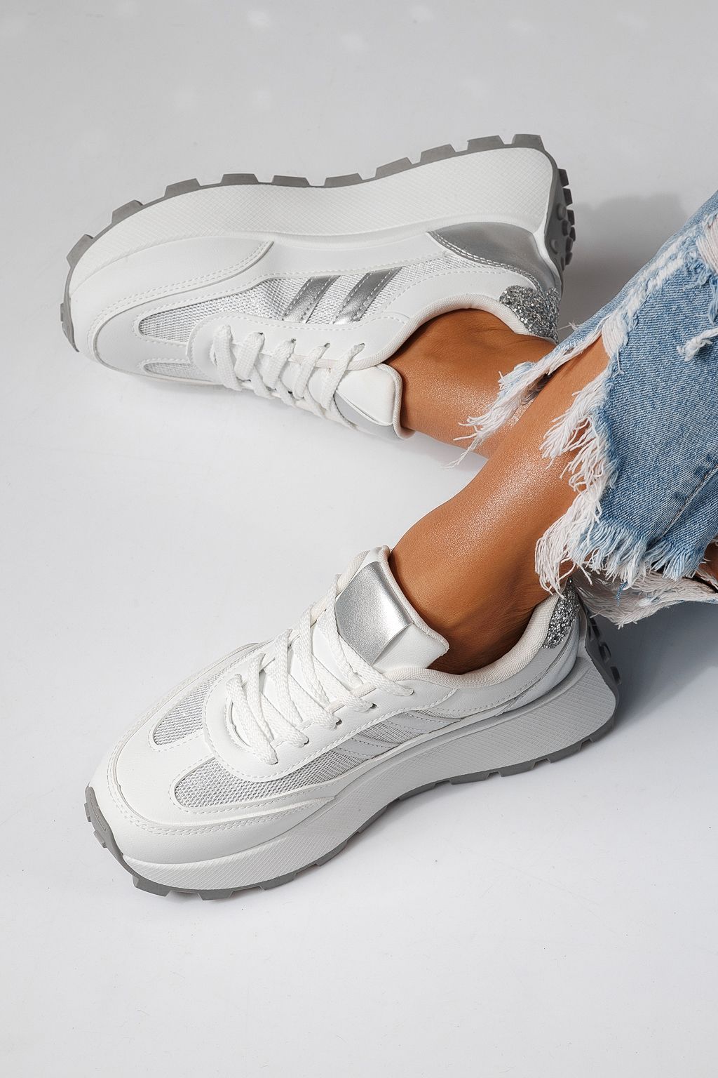 Дамски маратонки сребристи от еко кожа Mia #24318