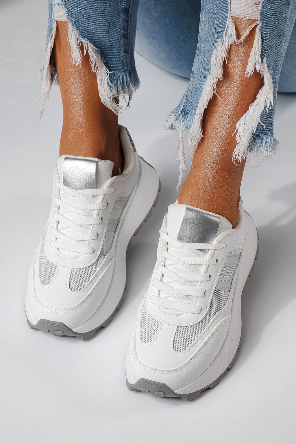 Дамски маратонки сребристи от еко кожа Mia #24318