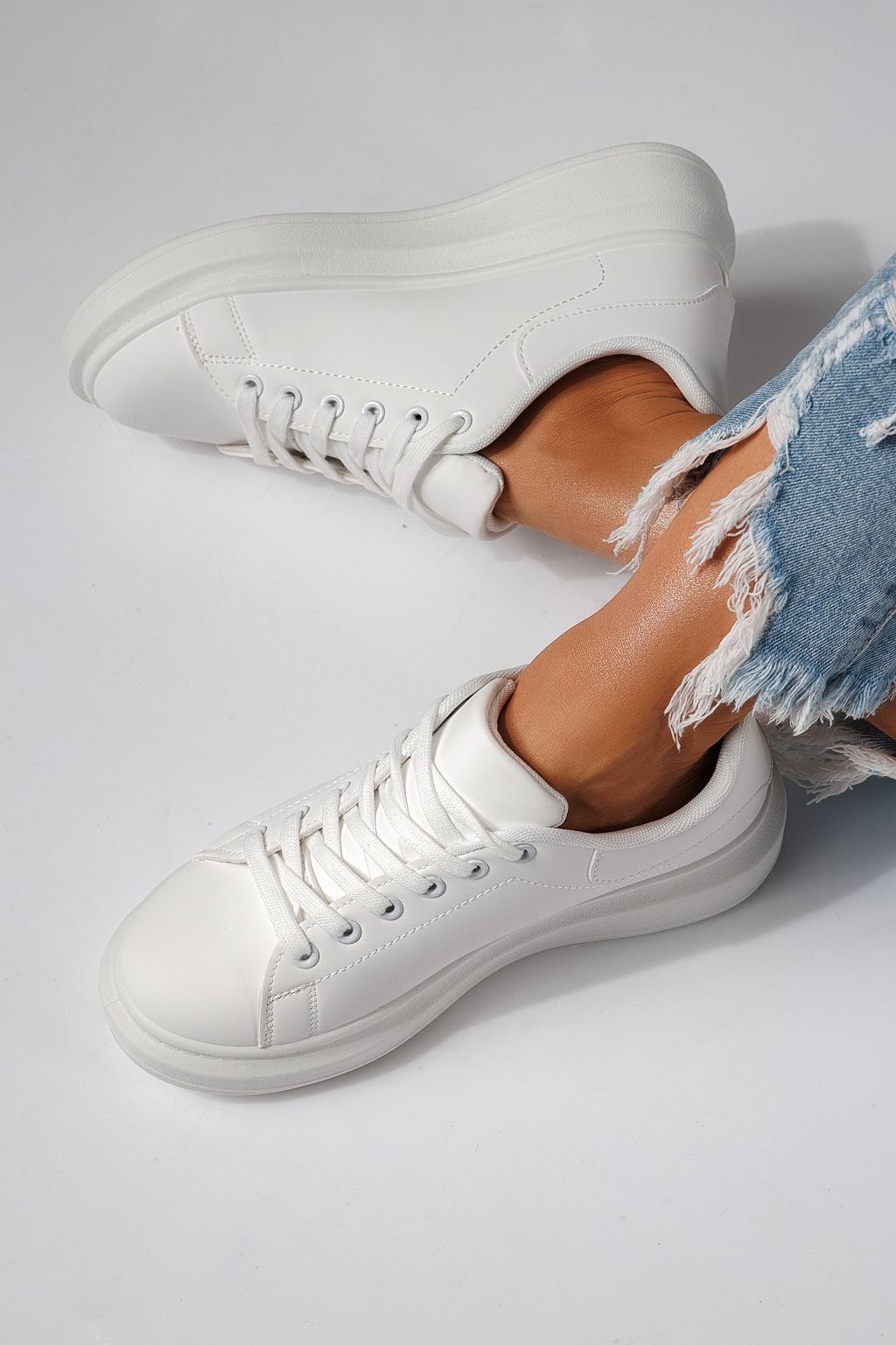 Дамски маратонки бели от еко кожа Sofia #24324