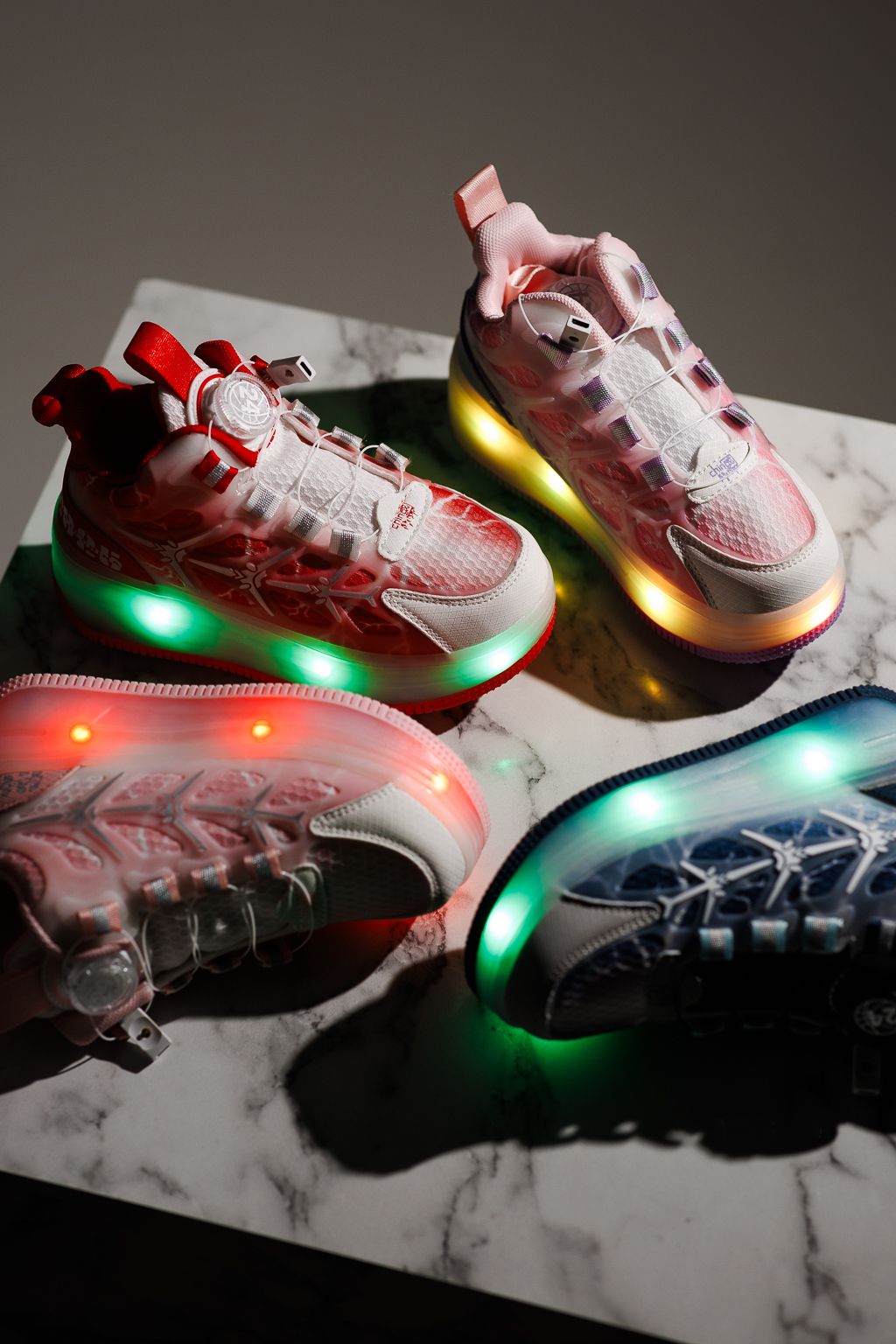 Маратонки с колелца сини от текстилен материал Carla #24394