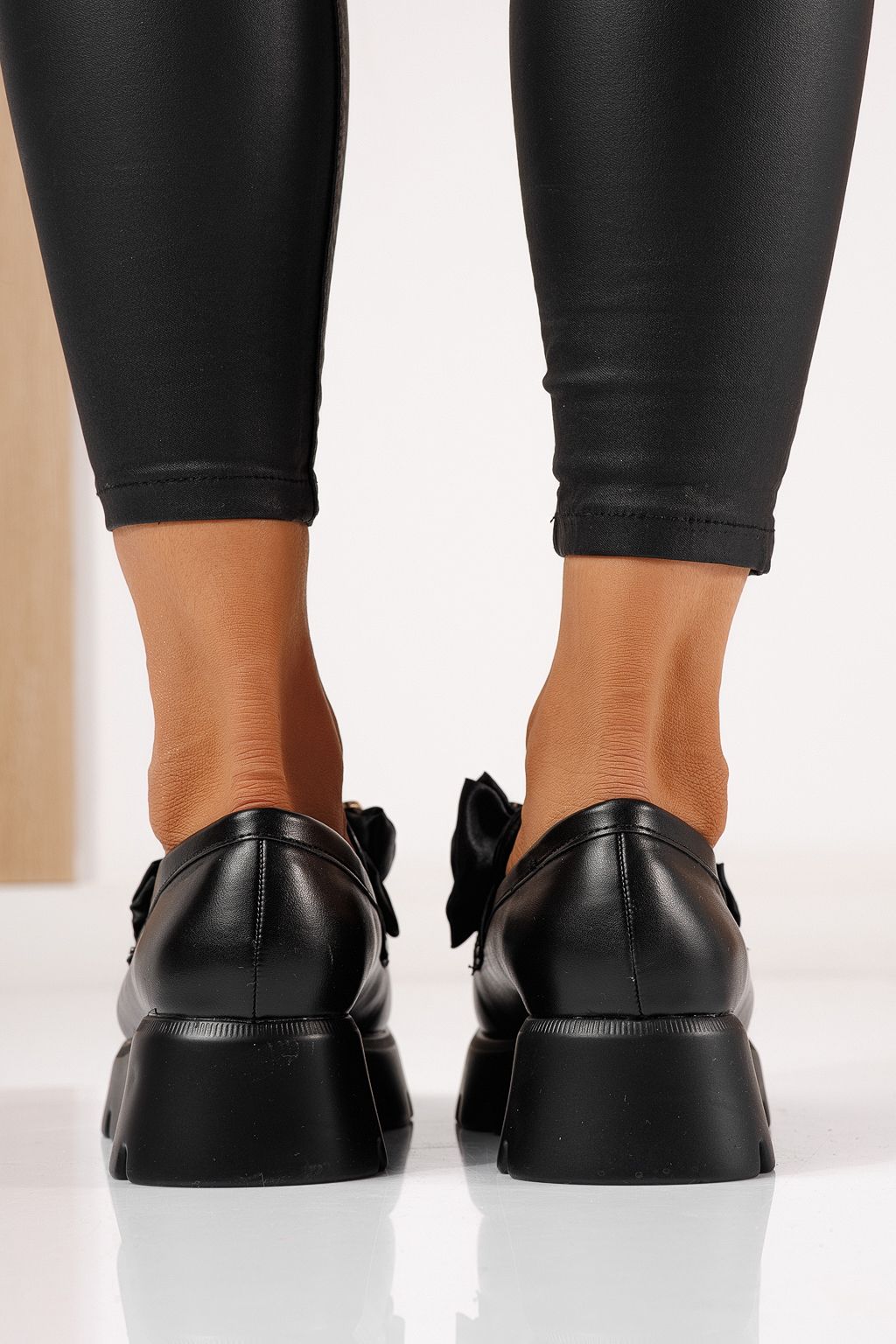 Дамски черни ежедневни обувки от екокожа Наталия #24405