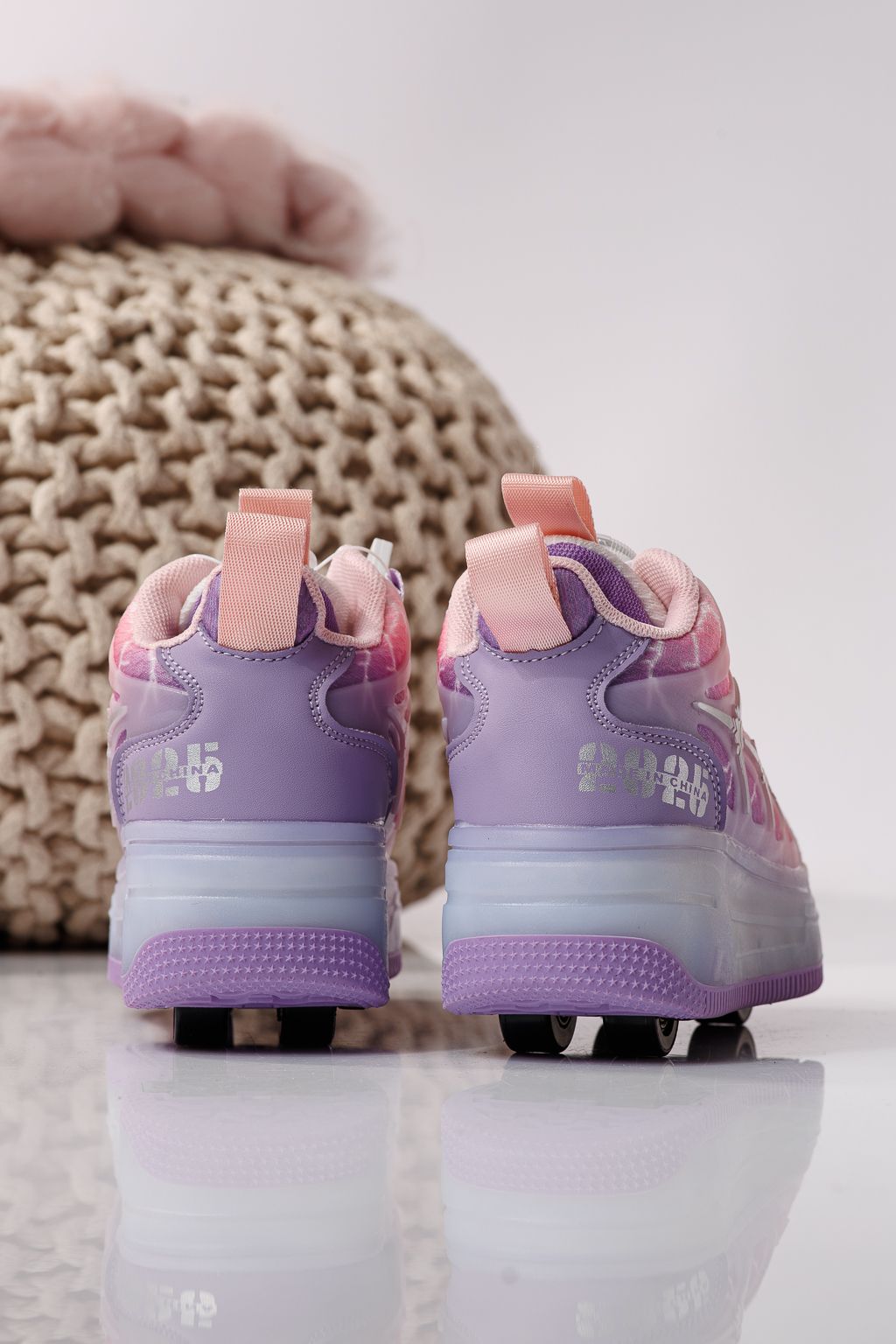 Маратонки с колелца лилави от текстилен материал Carla #24408