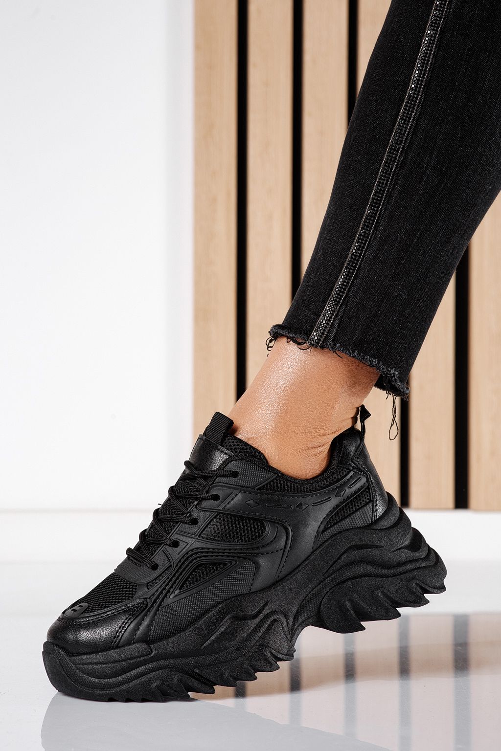 Дамски маратонки черни от текстилен материал Edith #24453