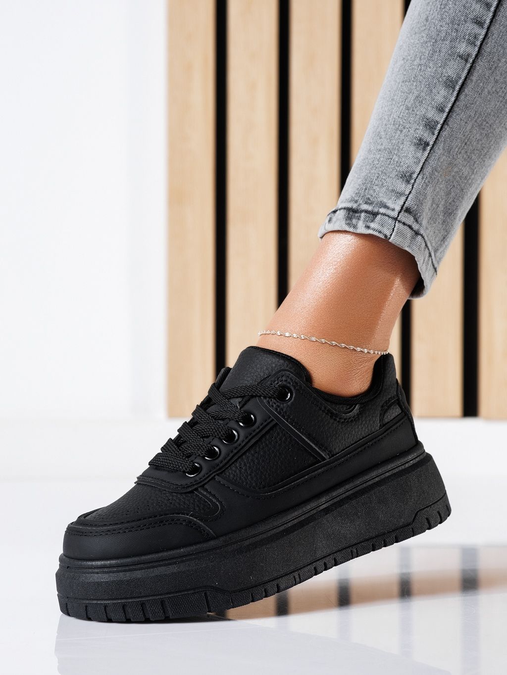 Дамски маратонки черни от еко кожа Mavis #24467