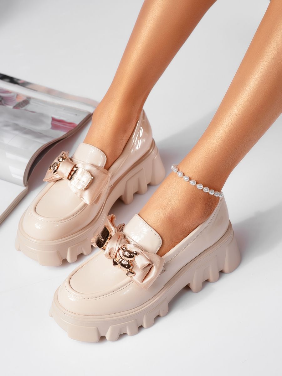 Всекидневни дамски обувки бежови от лачена еко кожа Natalia2 #24483