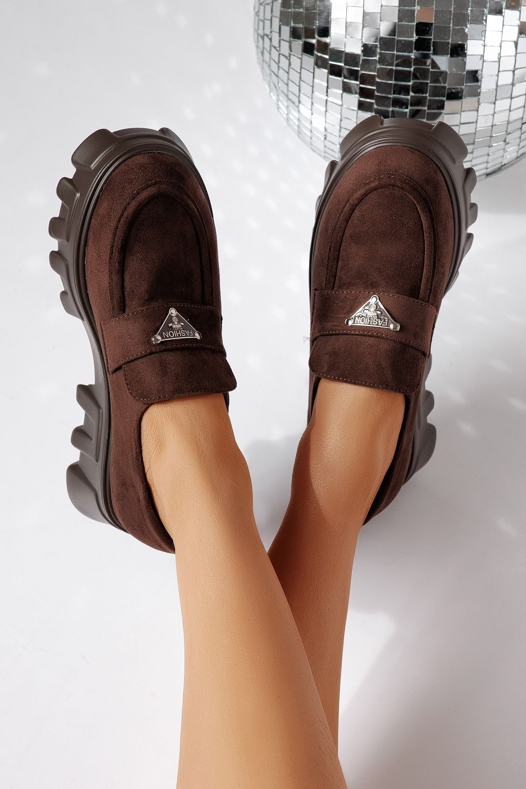 Всекидневни дамски обувки кафяви от обърната еко кожа Oriana #24484