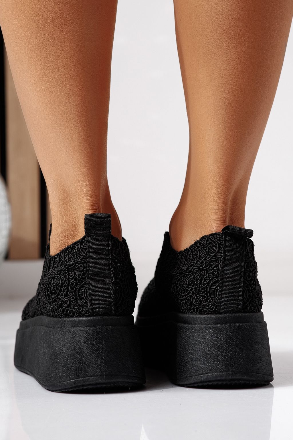 Дамски маратонки черни от текстилен материал Loretta #24492