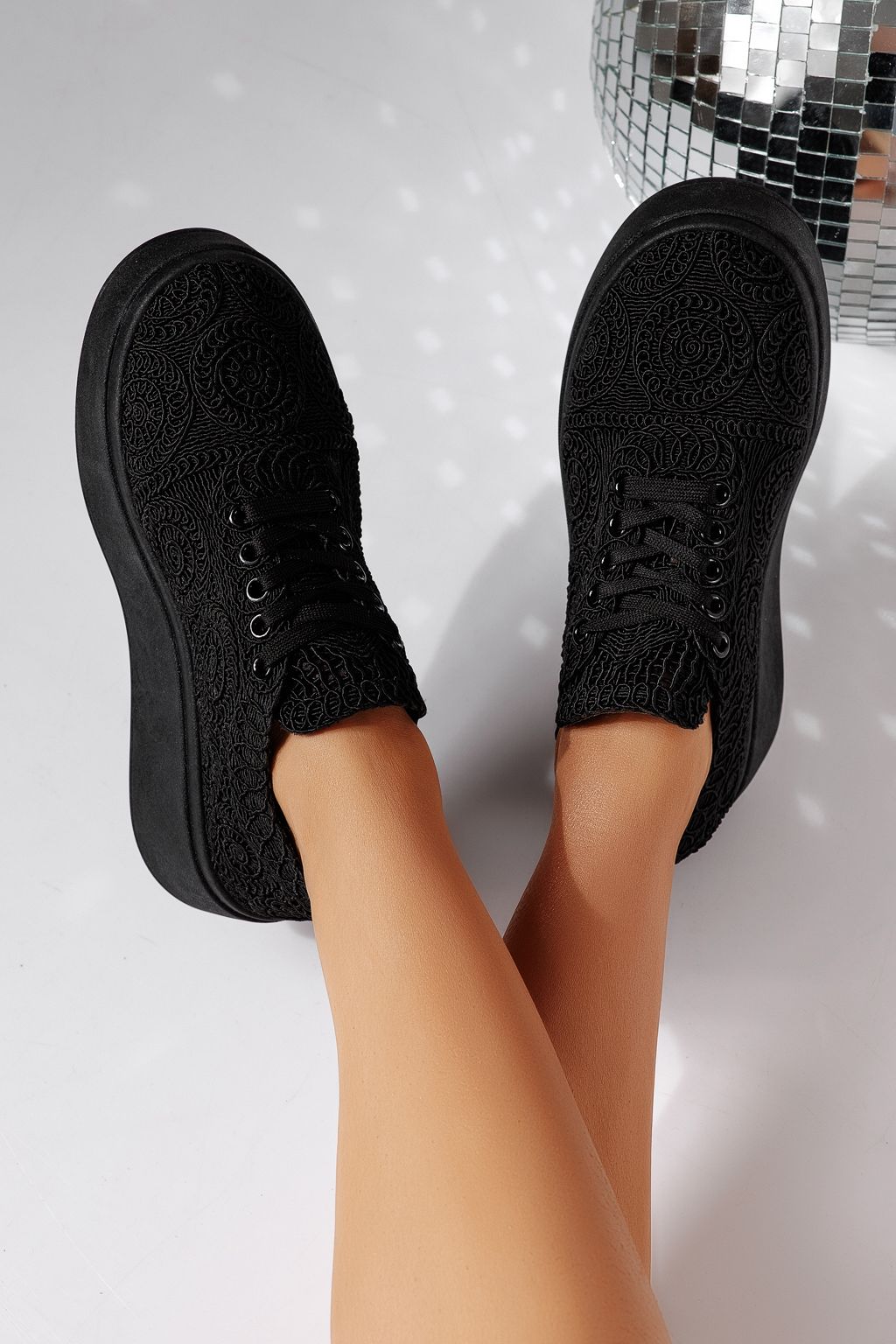 Дамски маратонки черни от текстилен материал Loretta #24492